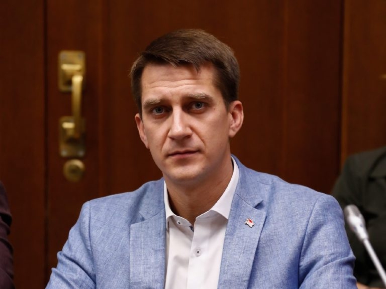 Александр Ищенко: «588 тысяч раз россияне написали «От зарплаты до зарплаты»».