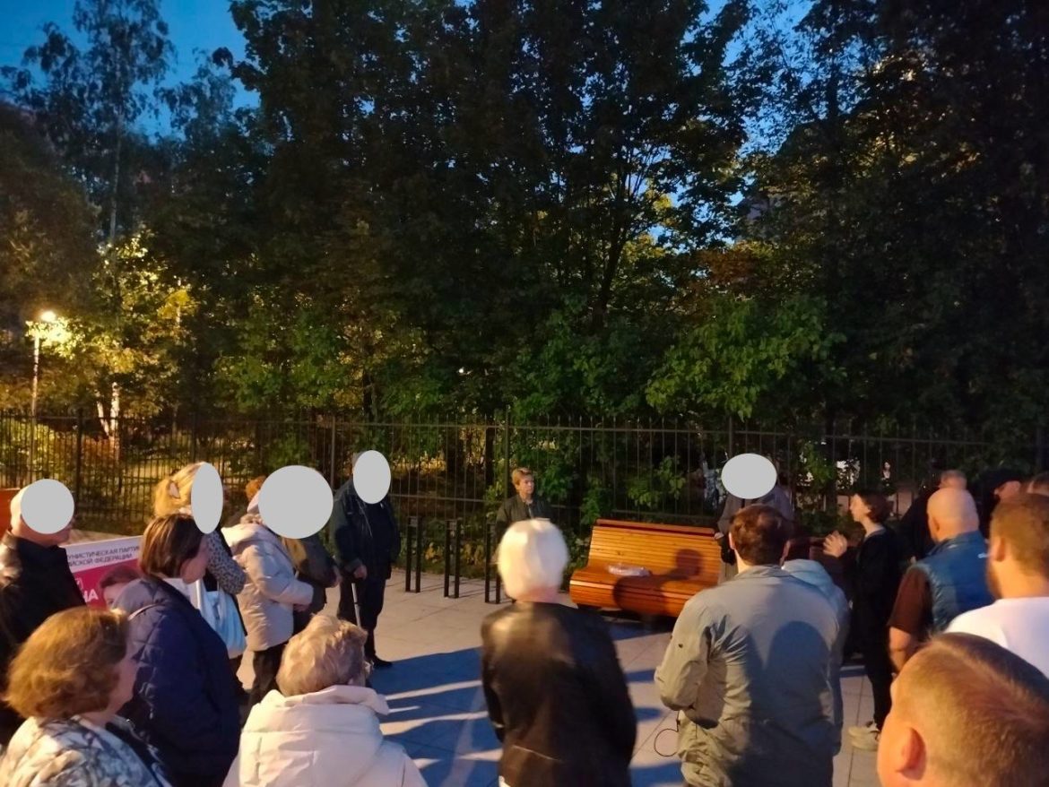 Вера Мысина провела встречу с жителями у Суздальского пруда