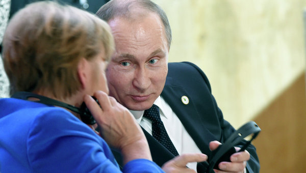 Путин и Меркель обсудили ситуацию на востоке Украины