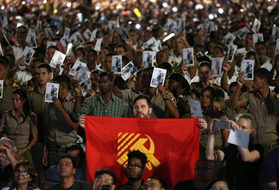 Миллион кубинцев собрались для прощания с Фиделем Кастро в Гаване