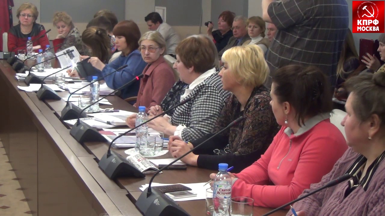 Коммунисты  провели круглый стол на тему:«О недопустимости окончания бесплатной приватизации» (2)