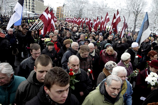 Юлюс Янулис. Неонацисты шагают по улицам Риги