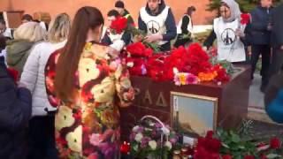 Возложение цветов в память погибшим в Санкт-Петербурге