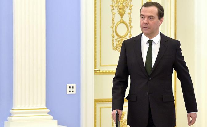 Народ не одобряет: рейтинг Медведева сильно просел