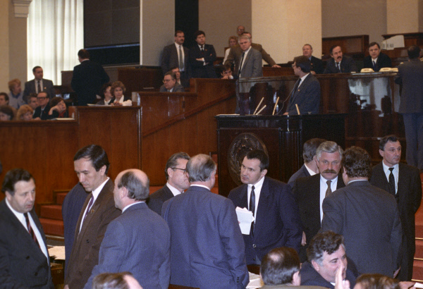 События 1993 года. Первый день работы VIII съезда народных депутатов