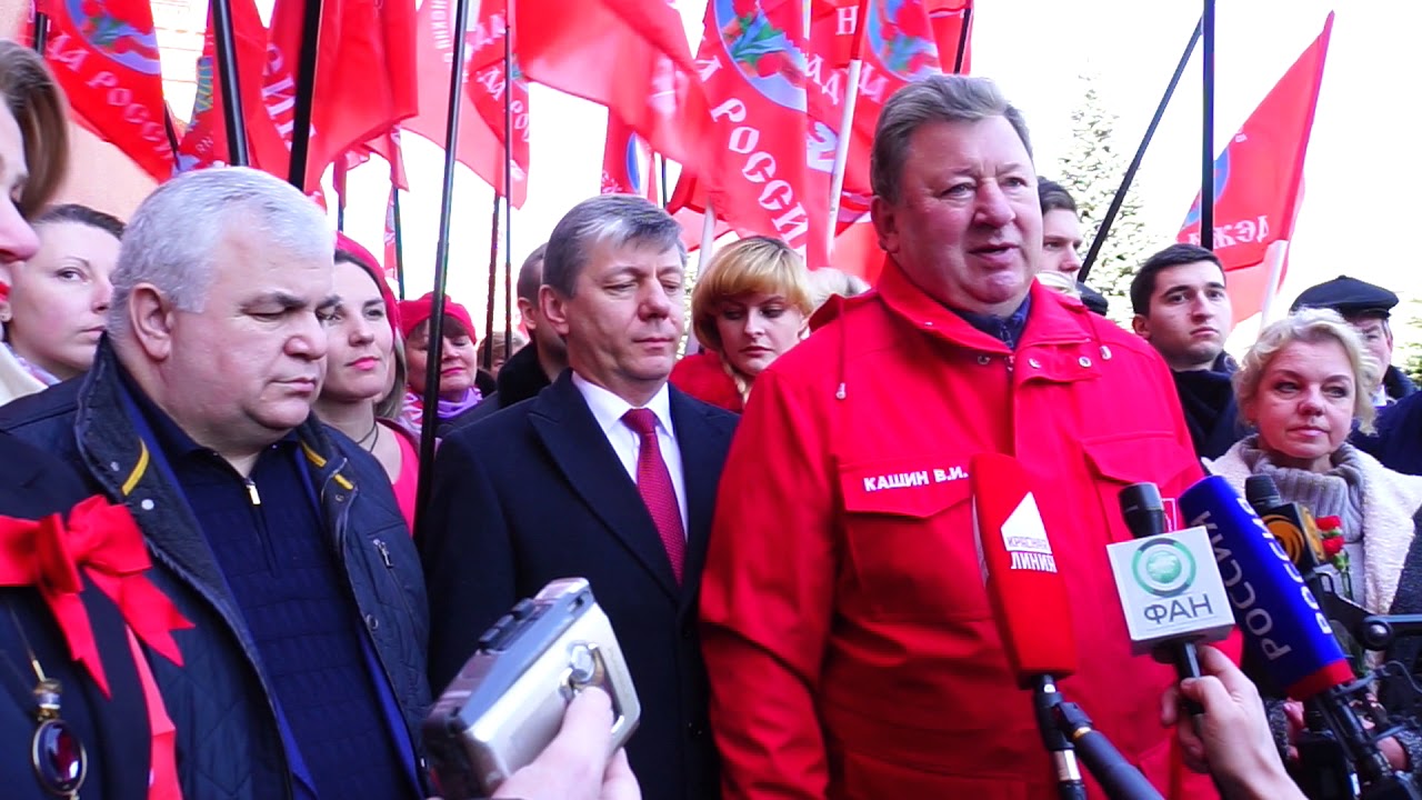 Красная Площадь-возложение цветов к могиле Ю.А.Гагарина