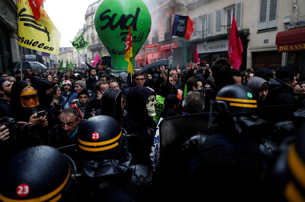 Франция. Впереди два месяца забастовок