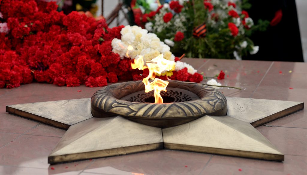 Коммунисты почтили память погибших в годы Великой Отечественной войны
