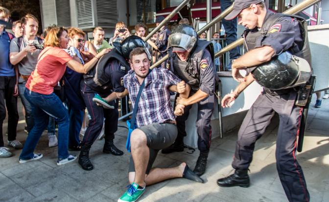 Кремль vs Навальный: Протест подводят под статью