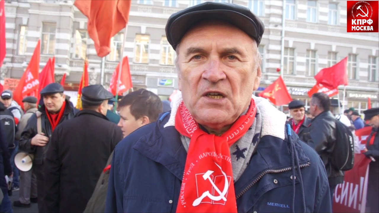 Выступление Александр Потапова на шествии в честь 101й годовщины революции!