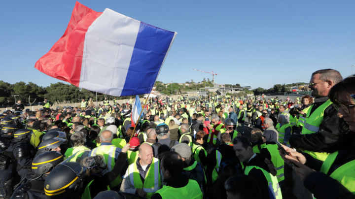 Франция: «жёлтые жилеты» против президента