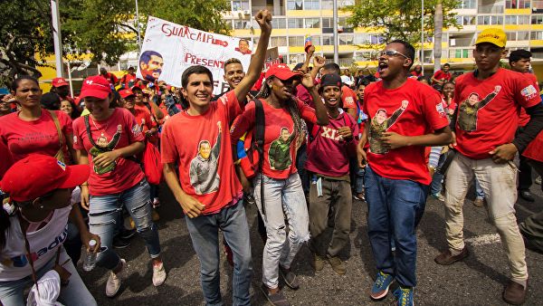 Мадуро и миллионы его сограждан требуют: ОТКАЗАТЬСЯ ОТ ПУТЧИЗМА
