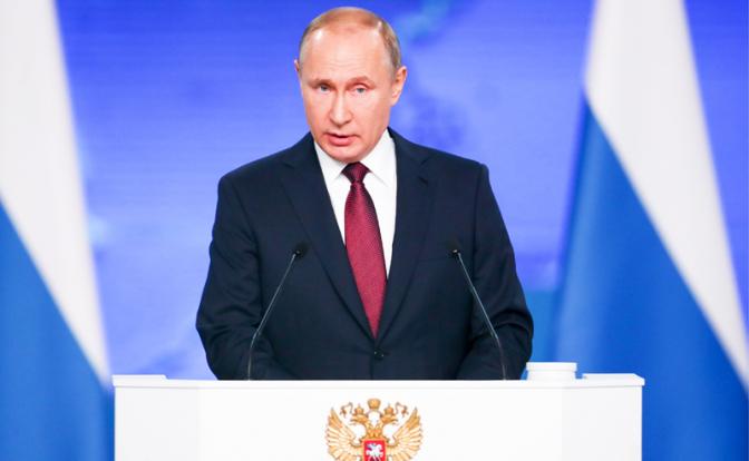 Послание Путина: «Прививка успокоения» голодным россиянам, которые не верят власти