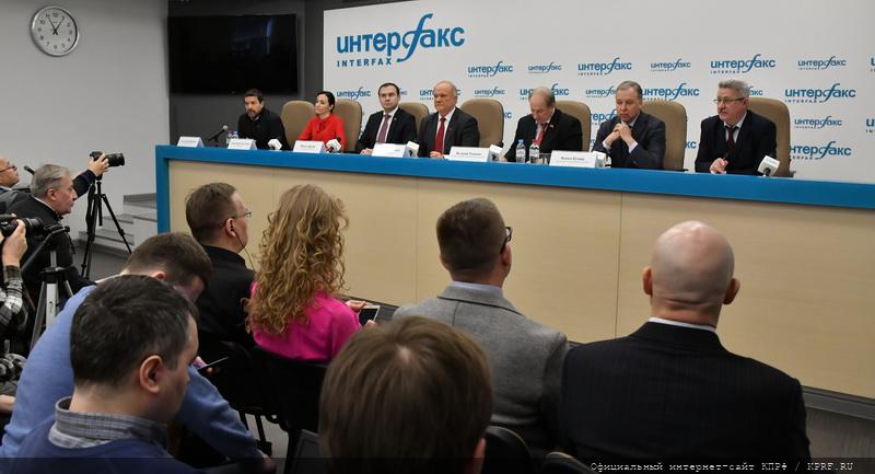 Геннадий Зюганов: Стране грозит политический дефолт