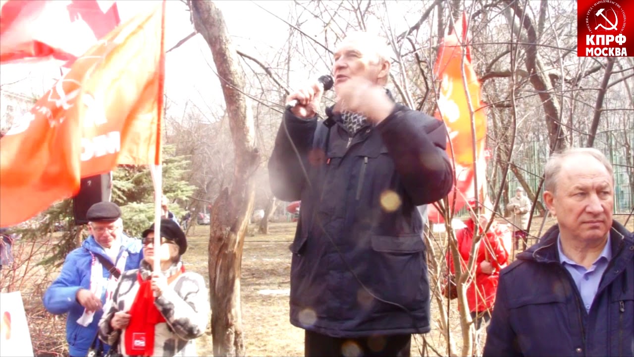 Выступление Александра Потапова на акции против застройки двора на Цандера 7!