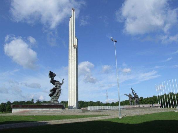 Валерий Рашкин о возможном сносе памятника Освободителям Риги