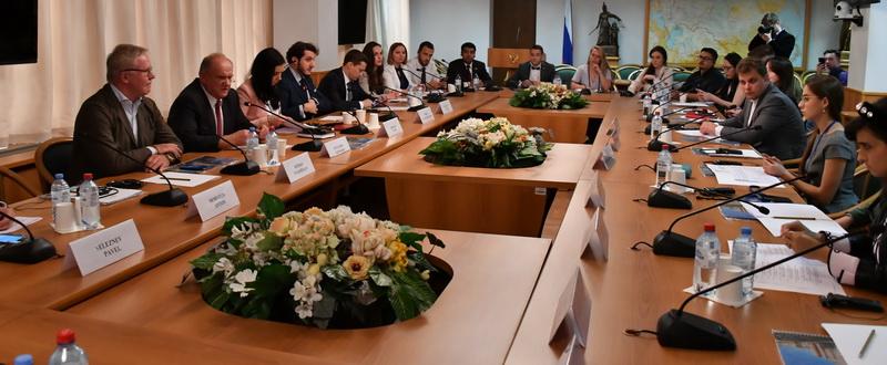 Г.А. Зюганов принимает участие во II Международном форуме «Развитие парламентаризма»