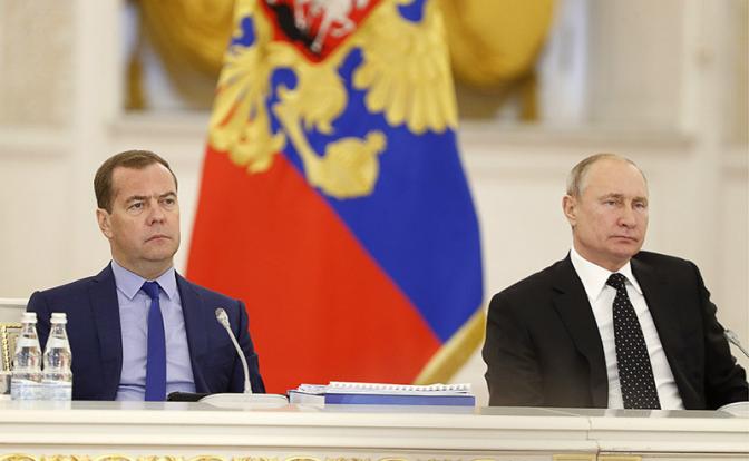 Транзит-2024: Кремль готовит новую рокировку Медведев-Путин