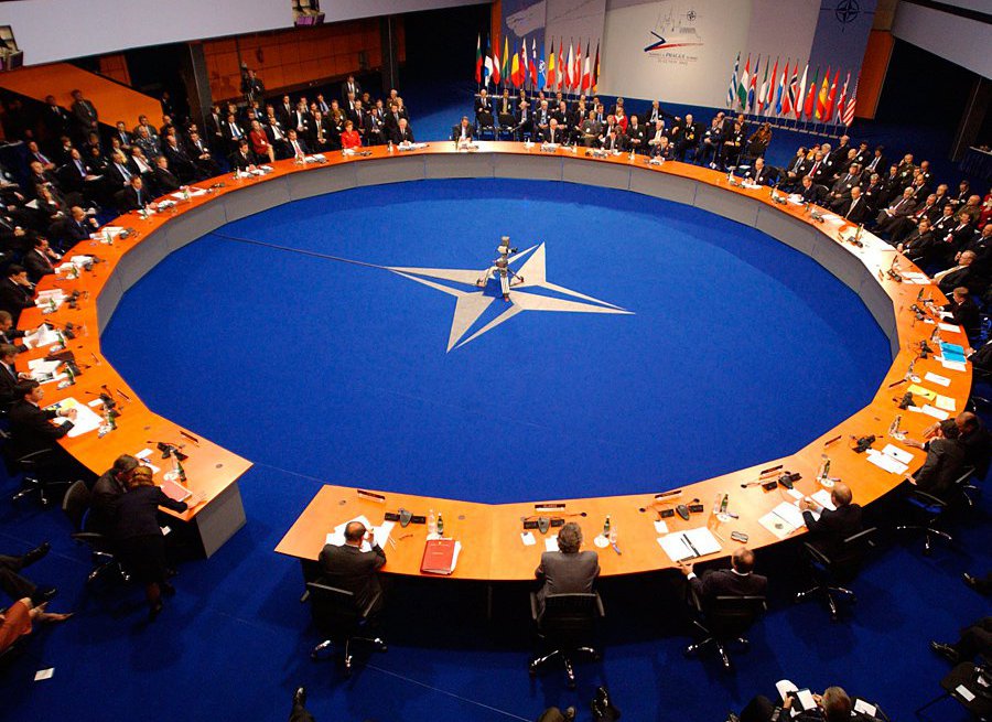 Басня Крылова… на саммите НАТО