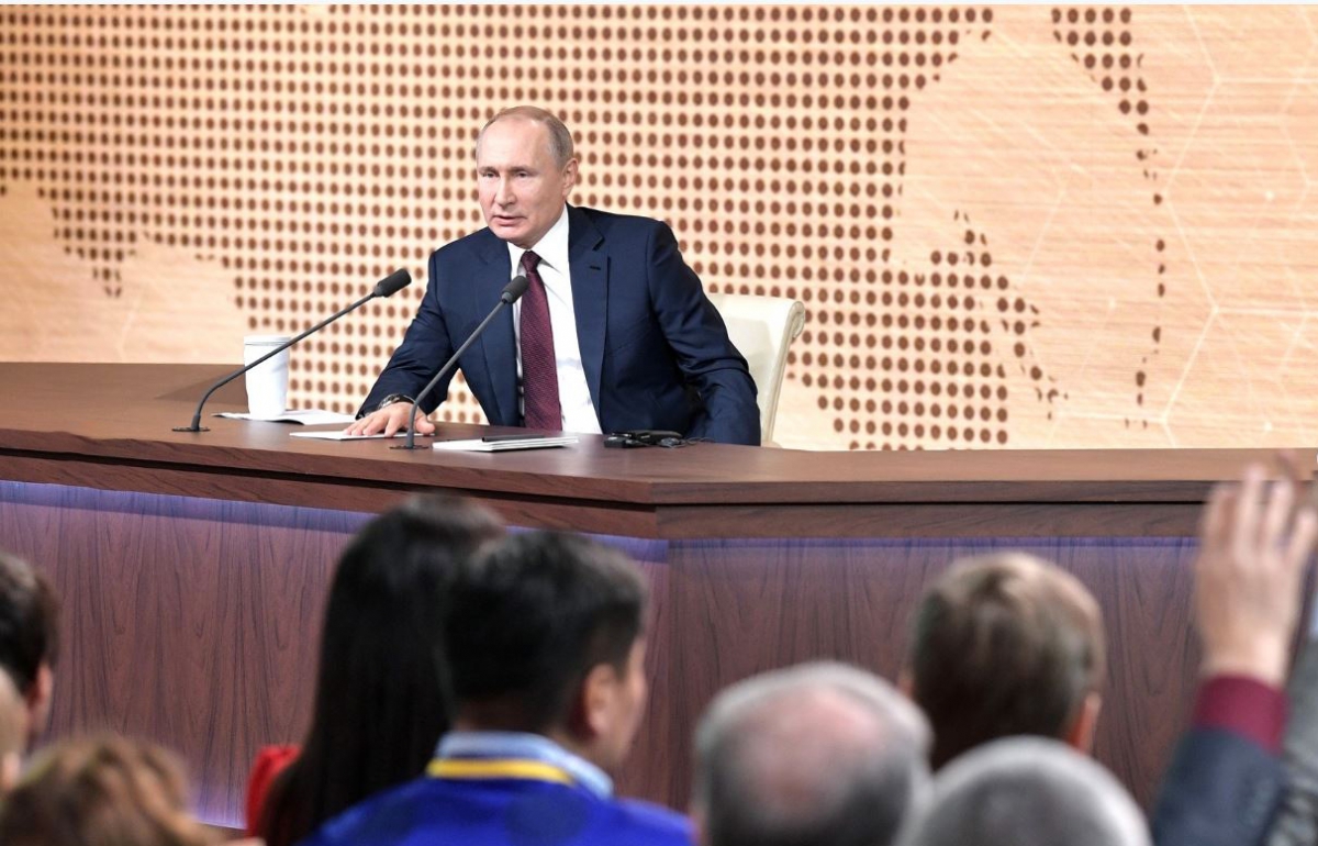 Владимир Путин корректирует журналистов: «Не провал, а спад»
