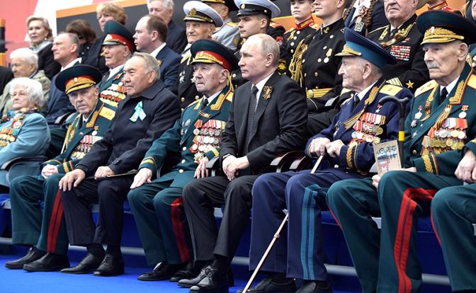 75 «фронтовых» от Путина: Ветеранам ВОВ подарят по тысяче рублей за каждый год после Победы