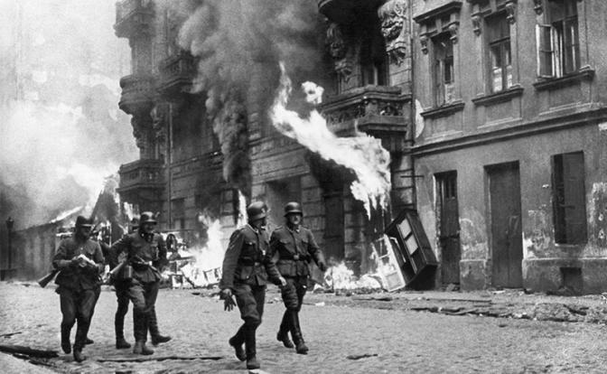 Варшавское восстание: Разгромить поляков немцам помогли ВВС США