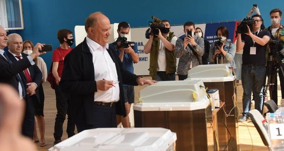 Геннадий Зюганов: «Сегодняшнее голосование имеет принципиальное значение, граждане должны высказать свою волю»