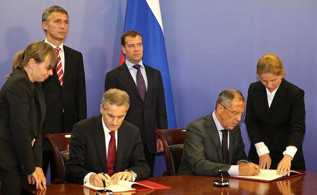 К 10-летию подписания скандального договора. Зачем Медведев подарил Норвегии полярные площади, равные двум Московским областям?