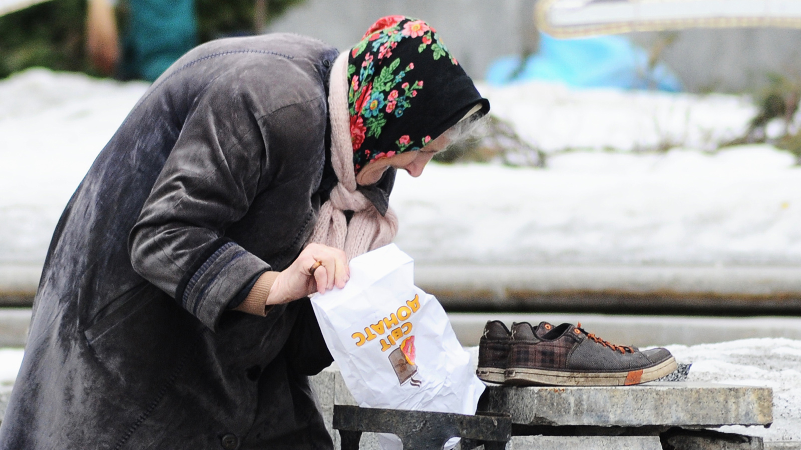 Пенсионеры в нищете. Нищие пенсионеры. Нищие пенсионеры Украины.