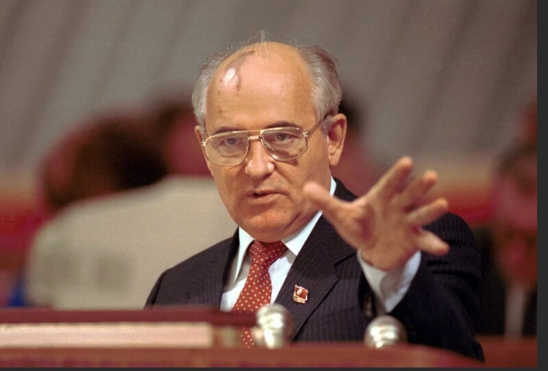 Предатель Горбачёв извратил всю службу КГБ