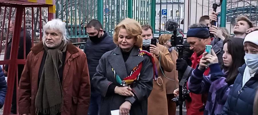 Нина Останина: Остановить наступление на Москву и москвичей