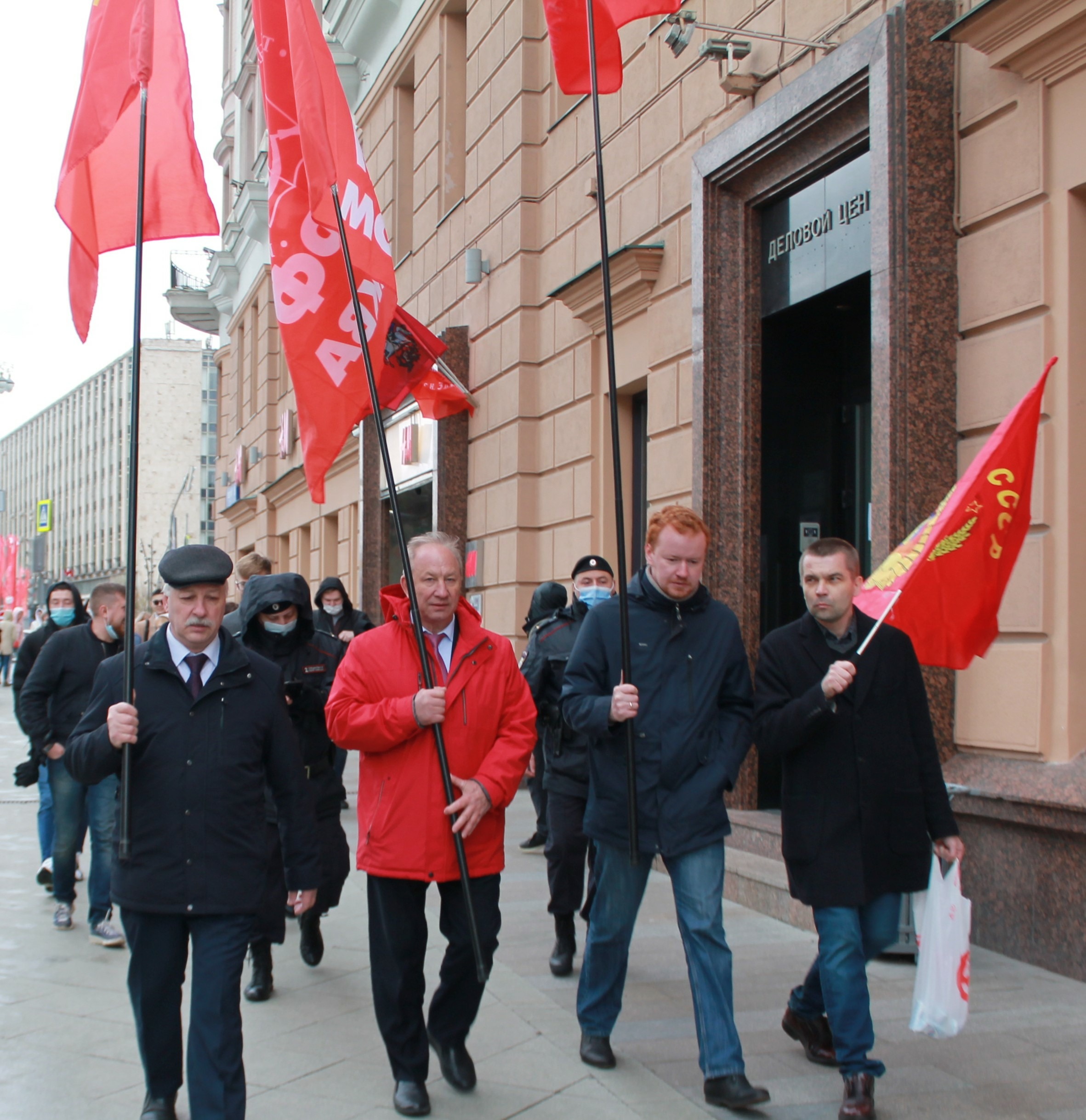 9 мая коммунисты прошли по центру Москвы!