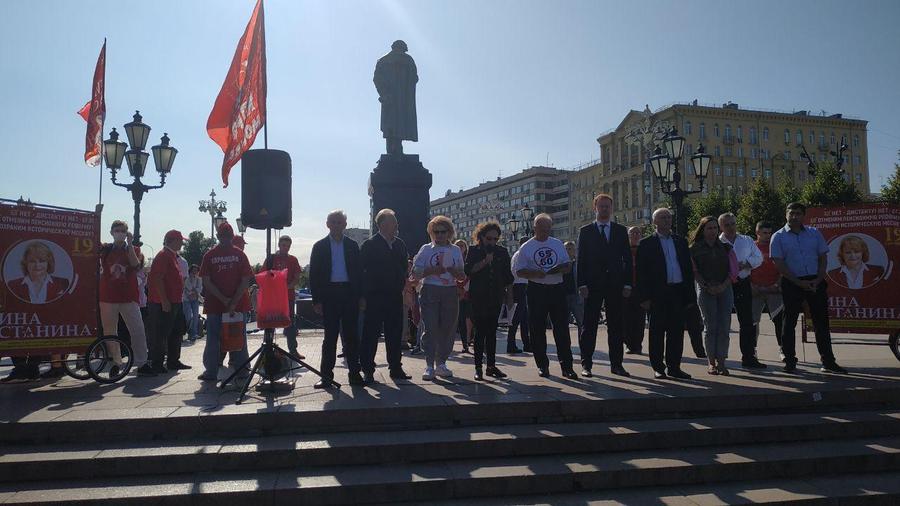 Нина Останина: «55 лет — таким должен быть возраст выхода на пенсию для мужчин и женщин!»