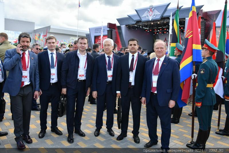 Геннадий Зюганов принял участие в церемонии открытия Международного военно-технического форума «АРМИЯ – 2021» и Армейских международных игр – 2021