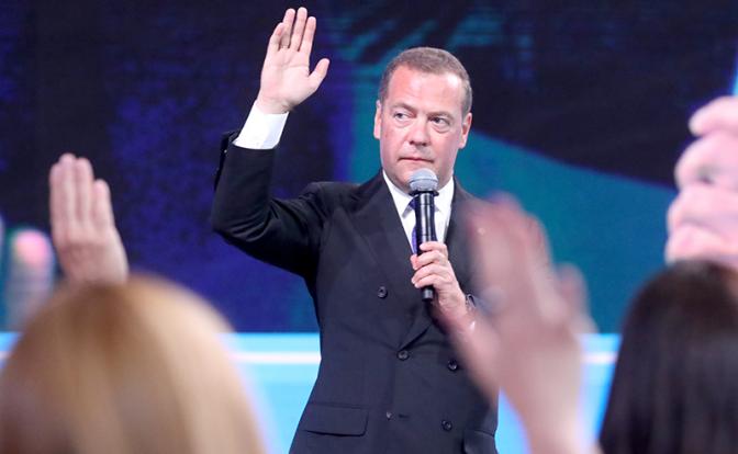 Гвардия Медведева поддержит своего «генерала», если он в бой пойдет