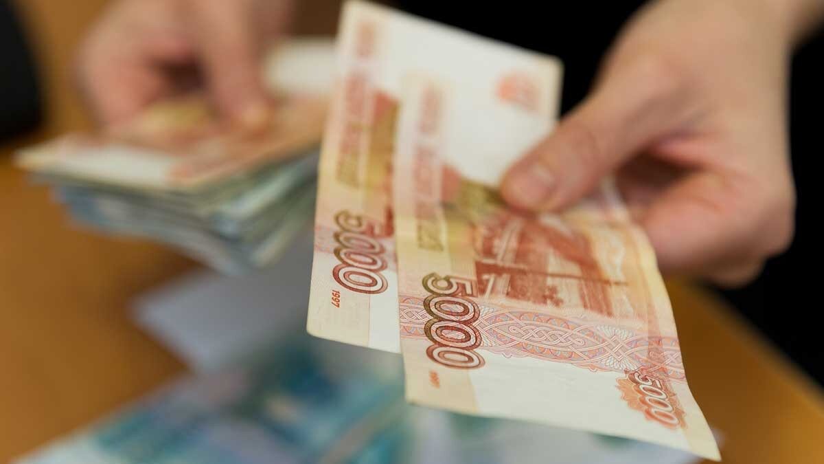 Пенсионерки перечислили «путинские десятки» на борьбу с режимом