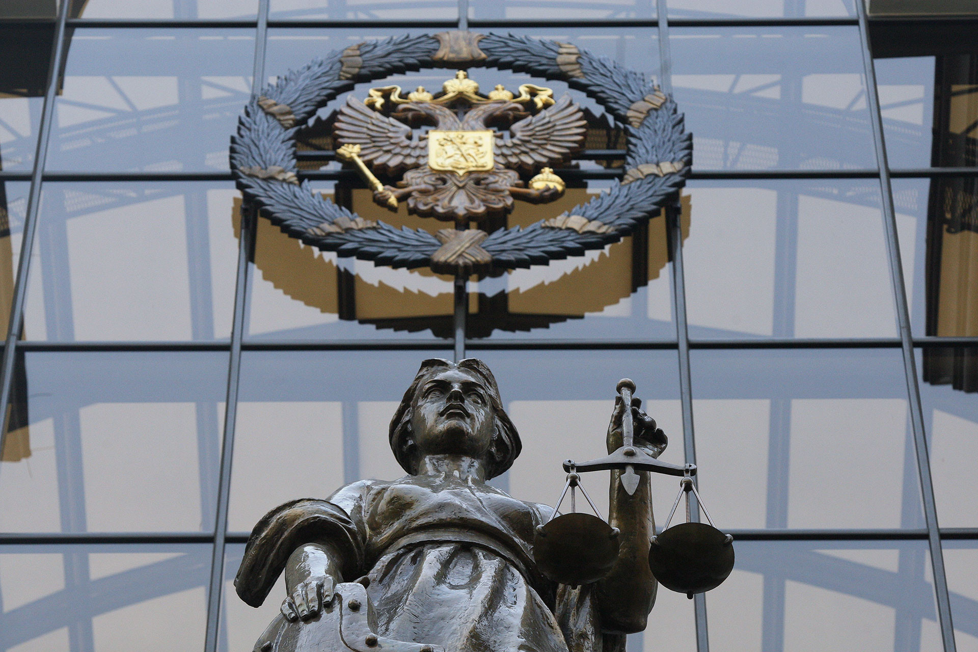 Верховный суд не хочет даже обсуждать снятие «Единой России» с выборов. Иск В.Ф.Рашкина и С.П.Обухова отклонён