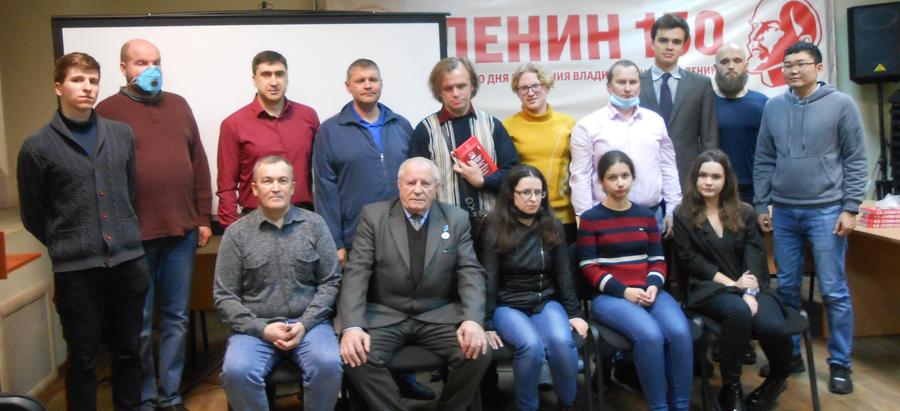 В Москве при организации КПРФ и РУСО состоялся первый выпуск в новом учебном году слушателей по «Начальному курсу марксизма-ленинизма»