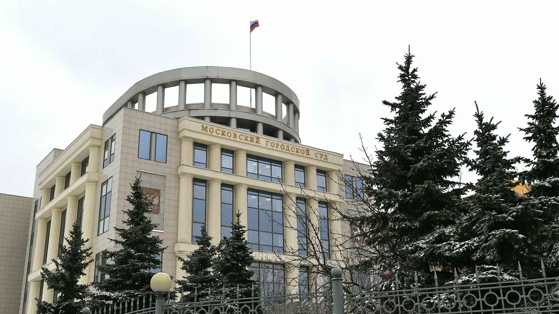 Анастасия Удальцова продолжает обжаловать итоги прошедших выборов в Госдуму