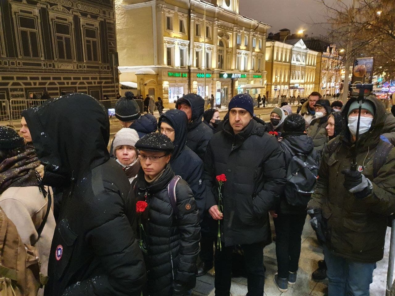 Акция памяти Маркелова и Бабуровой прошла в центре Москвы