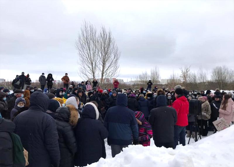 Москва. 400 жителей Кожухово вышли на протест против застройки Косинских полей