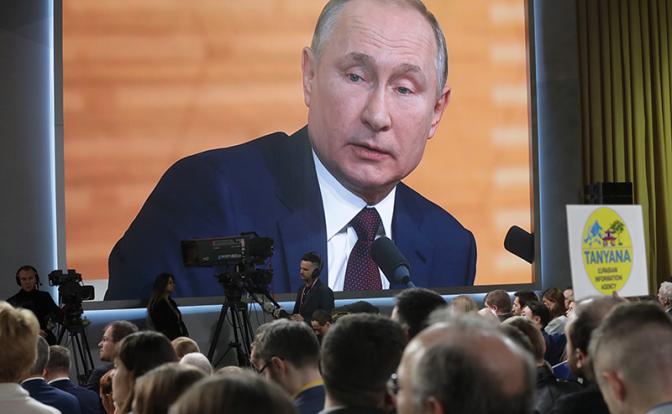Треть страны Путину не доверяет, хотя он вряд ли об этом знает