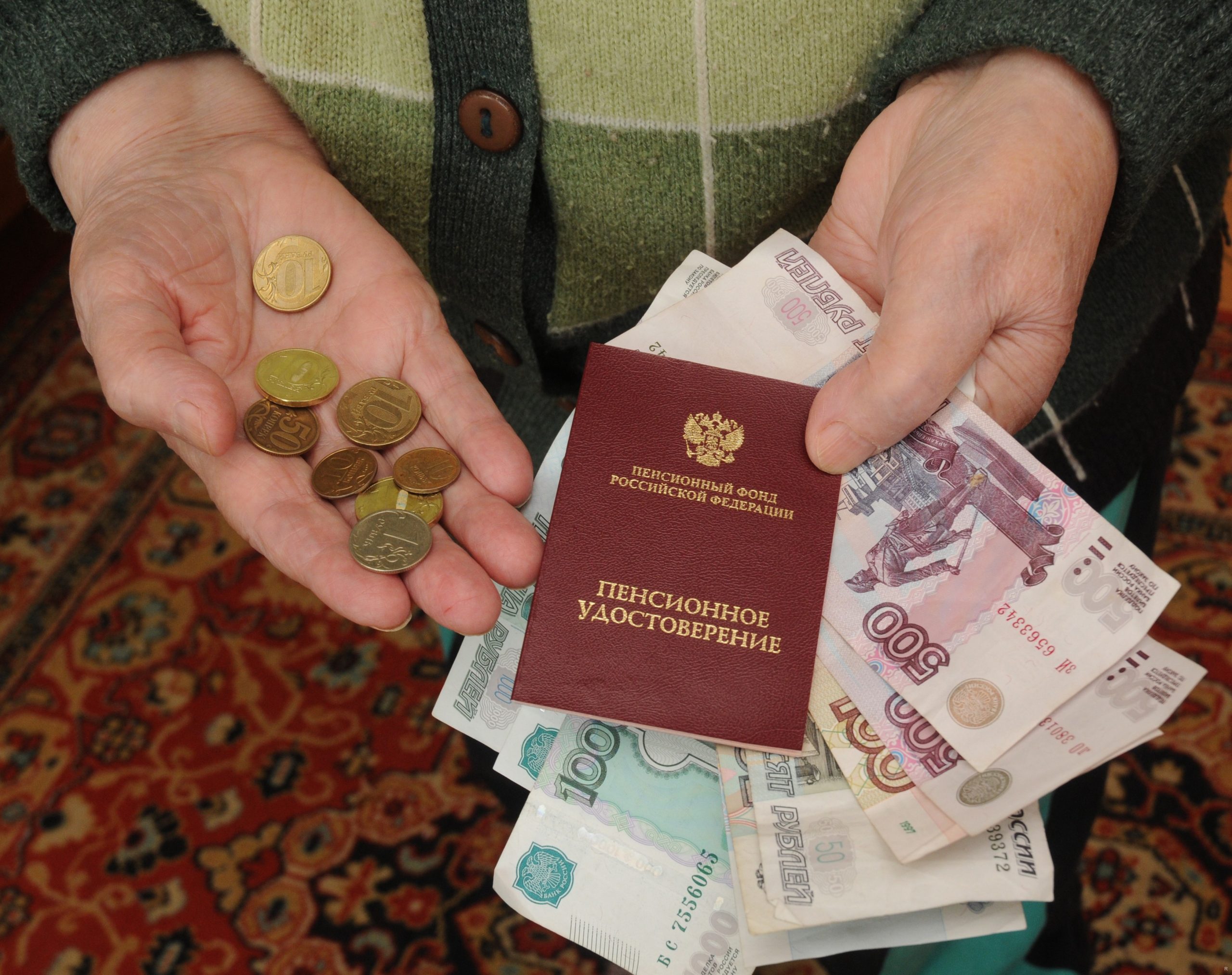 Кто и как лишает россиян пенсий?