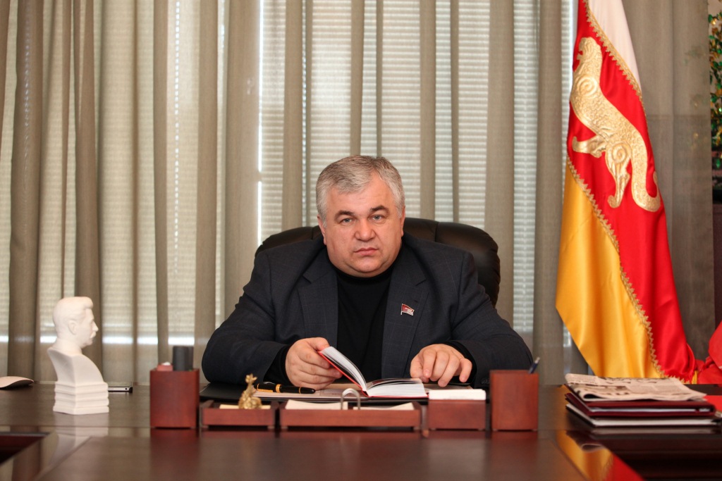 Казбек Тайсаев в Госдуме представил постановление о признании ДНР и ЛНР в качестве независимых государств