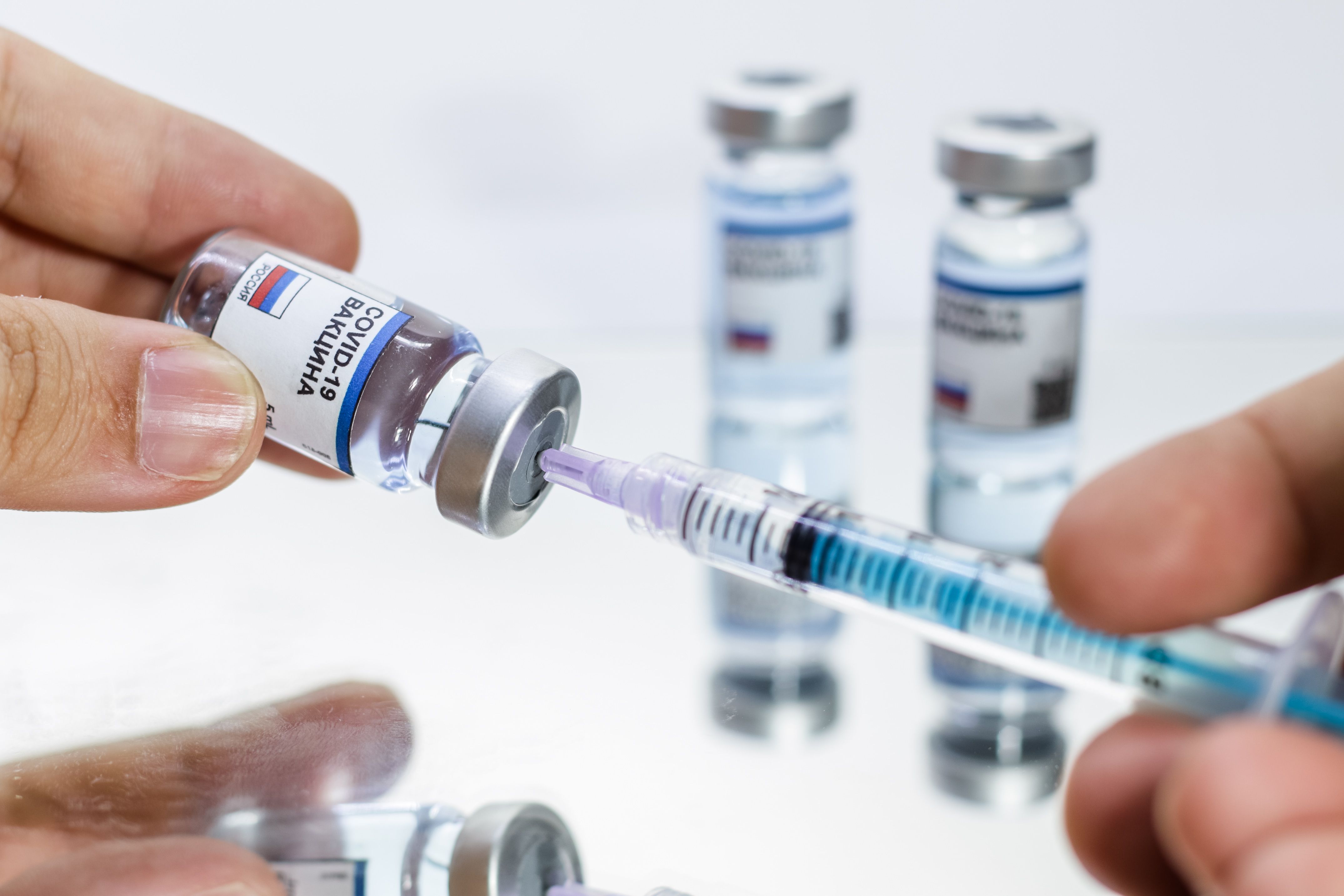 Результаты испытания вакцины объявлены «коммерческой тайной». Что скрывают от народа?