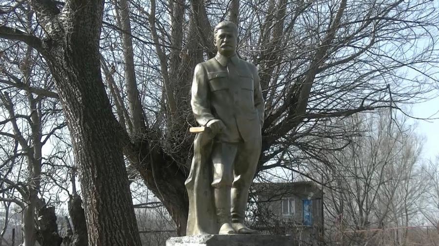 В Грузии в селе Вариани установили новый памятник Сталину. Местные антисоветчики злобствуют…