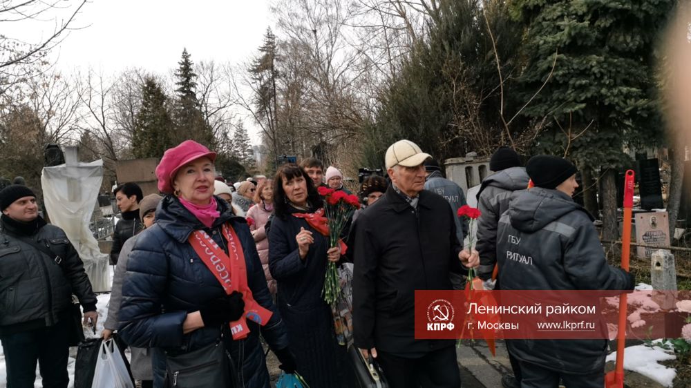 Первый апрельский день оказался для Ленинского райкома КПРФ насыщенным интересными, важными и разнообразными мероприятиями