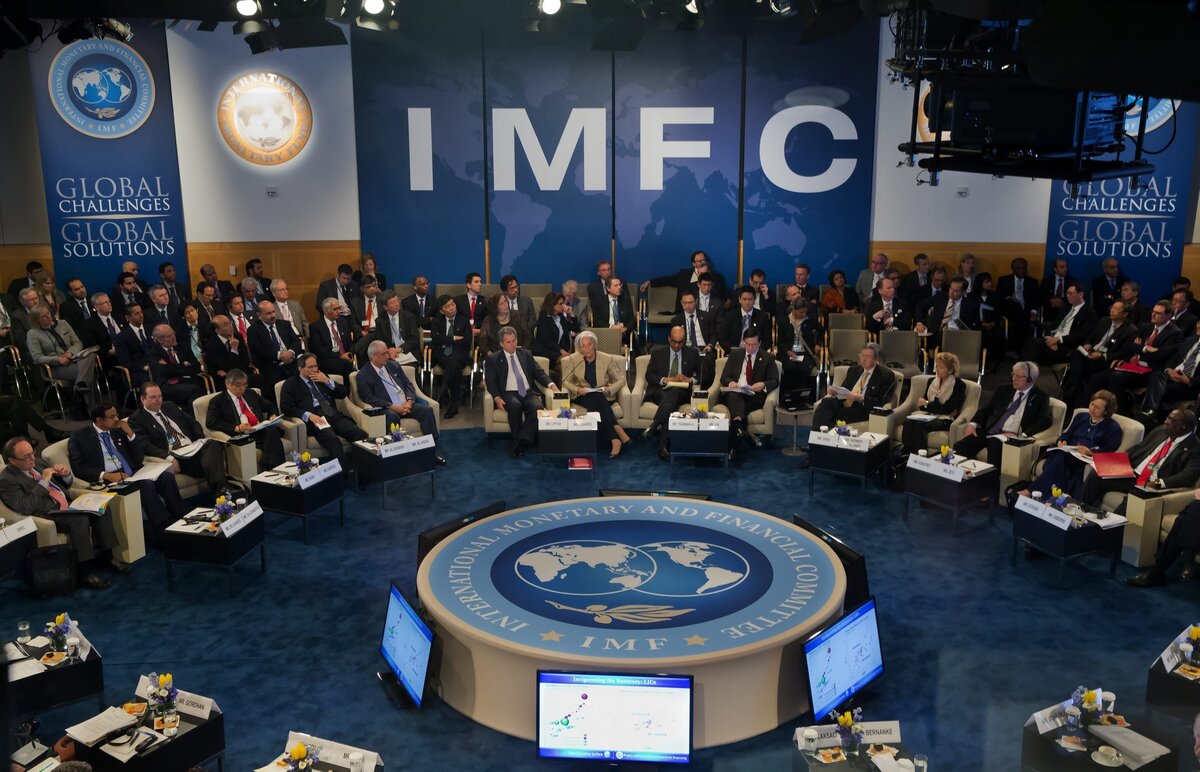 Оставаться ли в МВФ