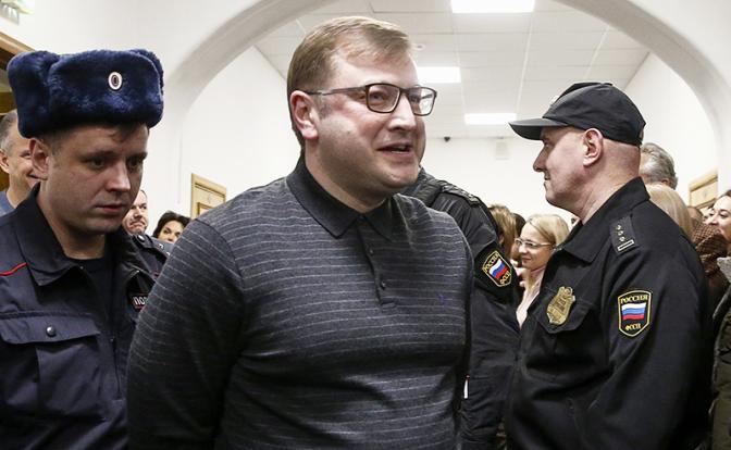 Суд конфисковал имущество Михальченко — строителя резиденций Путина