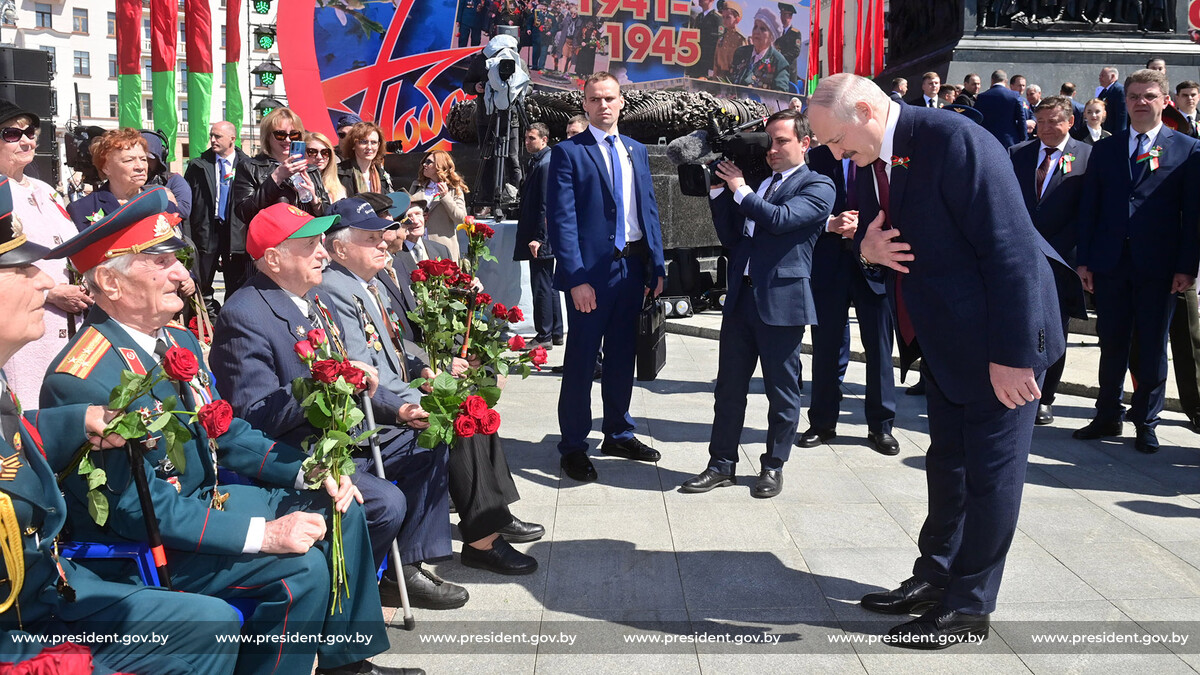 А.Г. ЛУКАШЕНКО: Беларусь стоит, как Брестская крепость, на пути любого врага